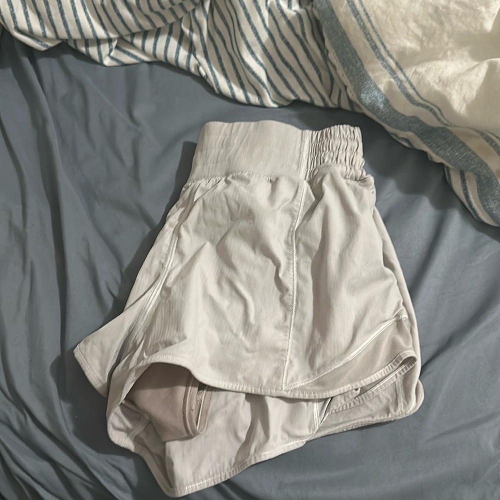 white lulu shorts